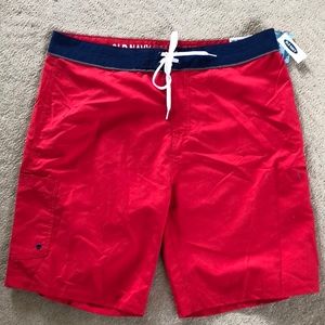 🌊 NWT Men’s swim, size 38 with 10” inseam